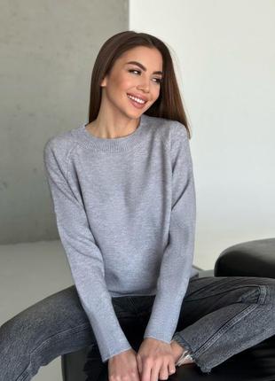 Серый ангоровый свитер с удлиненными манжетами