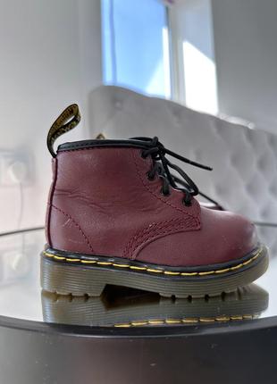 Крутые высокие ботинки dr. martens