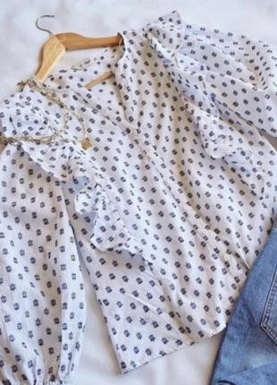 Класна блуза під джинси