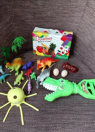 Набор из настольной игры домино, коллекции динозавров и игрушки антистресс осьминог.