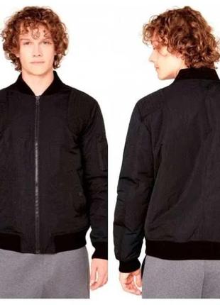 Утепленная черная куртка бомбер united colors of benetton.размер 48 мужской мужская