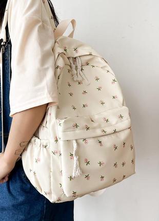 Шкільний рюкзак із квітами для дівчинки стильний гарний зручний місткий бежевого кольору5 фото