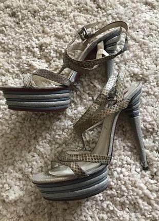 Блакитні босоніжки cesare paciotti