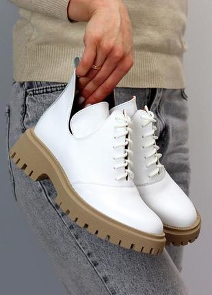 Дизайнерские белые кожаные женские туфли натуральная кожа на бежевой подошве6 фото