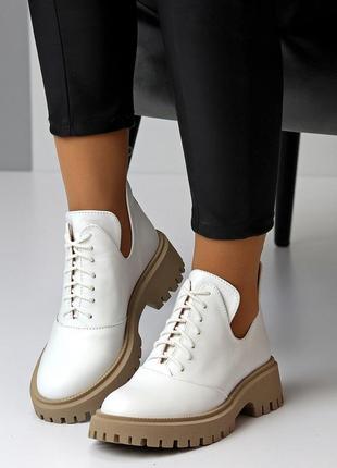 Дизайнерские белые кожаные женские туфли натуральная кожа на бежевой подошве2 фото