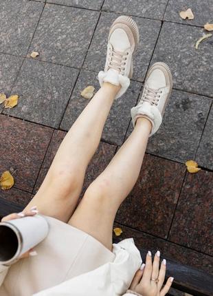 Зимові бежеві шкіряні жіночі черевики утеплені хутром ,36-41