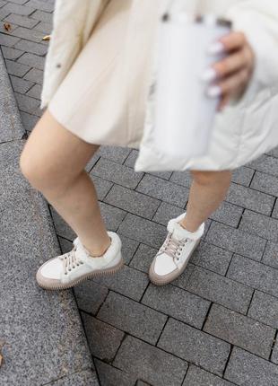 Зимові бежеві шкіряні жіночі черевики утеплені хутром ,36-41