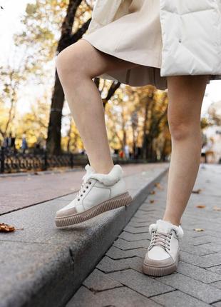 Зимові бежеві шкіряні жіночі черевики утеплені хутром ,36-41