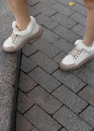 Зимові бежеві шкіряні жіночі черевики утеплені хутром ,36-41