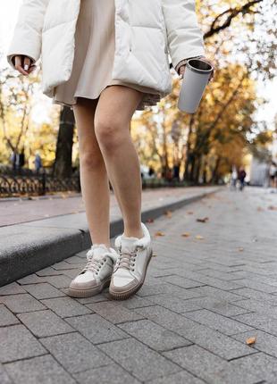 Зимові бежеві шкіряні жіночі черевики утеплені хутром ,36-41