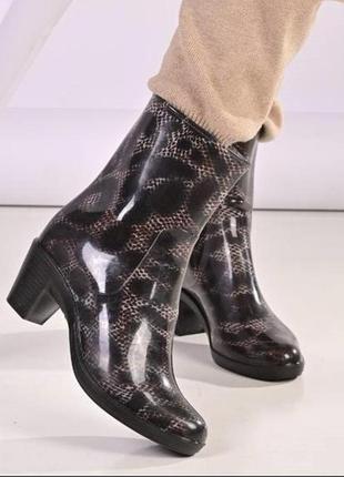 Женские силиконовые ботинки на устойчивом каблучке на молнии dual украина2 фото