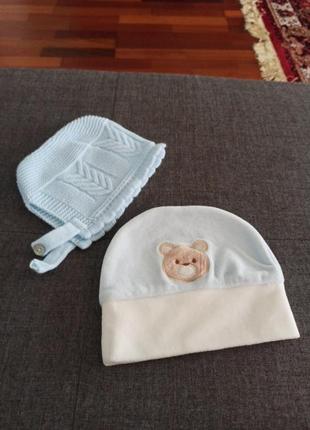 Две шапочки на мальчика 3-6 месяцев цена за две