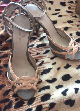 Босоножки  лак и кожа braska элегантные классические