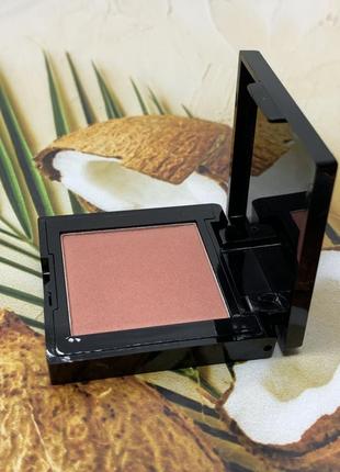 Миниатюра румян для лица