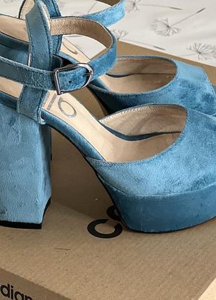 Жіночі босоніжки albo