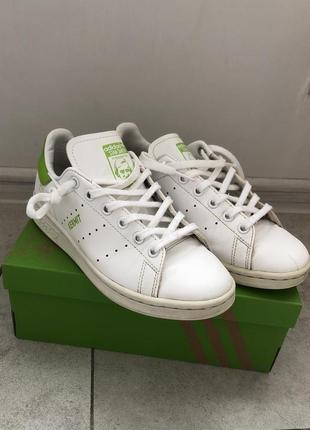 Adidas stan smith | kermit the frog