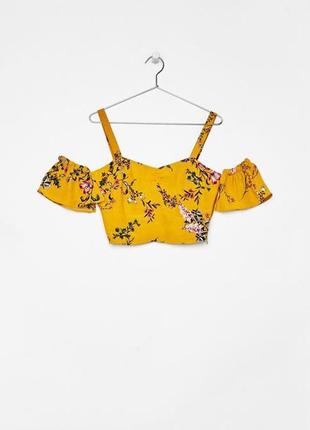 Цветочный топ bershka желтый в цветах с открытыми плечами женский летний весенний вискозный