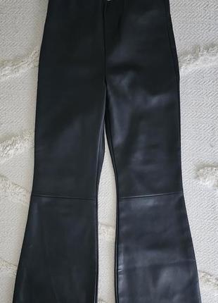 Брюки клеш из экокожи zara рост 140см.
