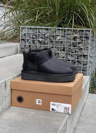 Женские сапоги ugg utra mini platform черные угги на платформе короткие кожаные с мехом (bon)