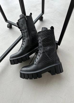 Распродажа натуральные кожаные демисезонные и зимние черные ботинки - берцы в коже питон6 фото