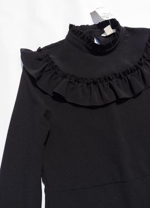 Чёрное платье с рюшами h&m осень4 фото