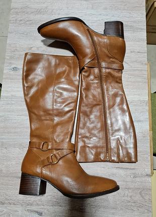 Высокие кожаные сапоги на каблуках san marina