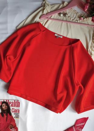 Красная женская кофта укороченная с широкими рукавами оверсайз1 фото