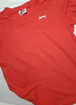 Футболка slazenger. красная футболка