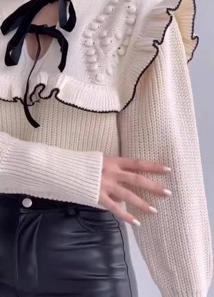 Шикарный тёплый свитер с рюшами с оборками в ретро стиле с бантиком с воротничком бежевый с ажурным плетением трикотажный кофта блуза3 фото