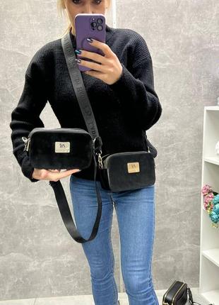 Черная стильная трендовая эффектная сумочка с золотой фурнитурой3 фото