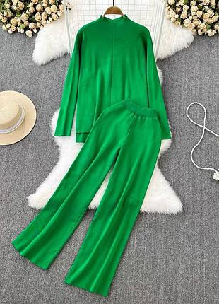 Стильний костюм вільного крою