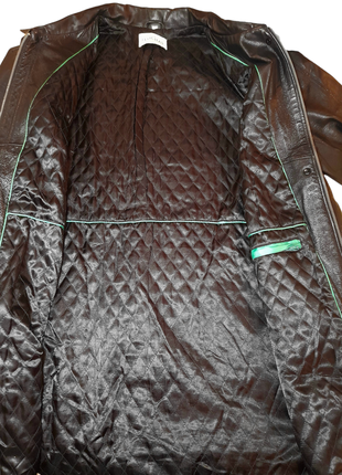 Женская кожаная куртка большого размера в хорошем состоянии10 фото
