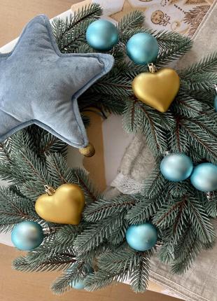 Венок новогодний рождественский traditional из литой хвои d-40 см голубой2 фото