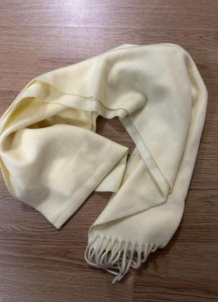 Нежный мягкий шарф желтого цвета
