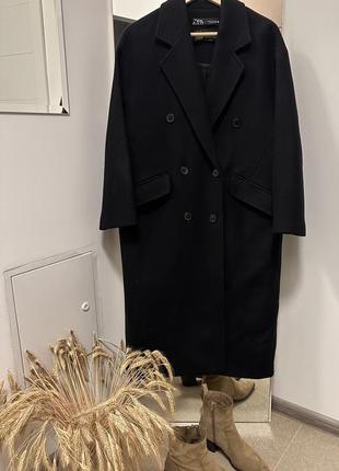 Идеальное плотное шерстяное пальто от бренда zara