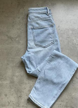 Женские джинсы