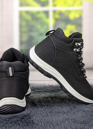 Ботинки женские зимниме черные спортивного типа на шнурках 42964 фото