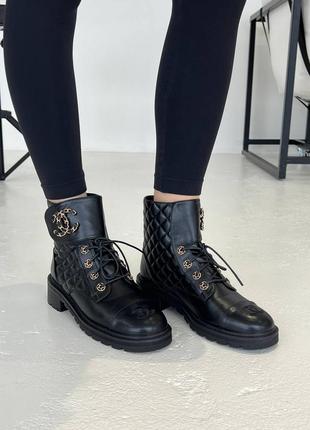 Женские ботинки в стиле chanel lace-up boots black