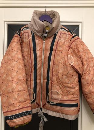 Брендовая куртка от yama belyaeva , размер m-l.