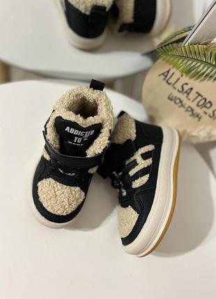 Кросівки високі теплі демисезонні черевики черевички дитячі