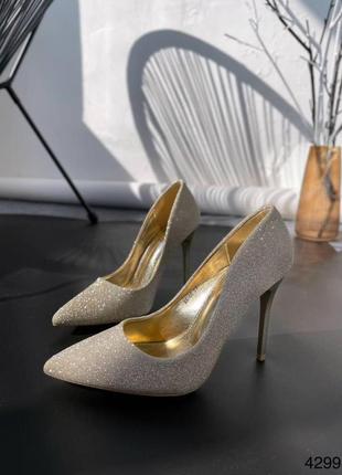 Жіночі туфлі човники на високій шпильці золотисті екошкіра із гострим носиком 361 фото