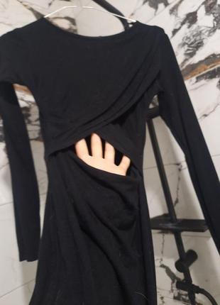 Черное платье по фигуре меди3 фото