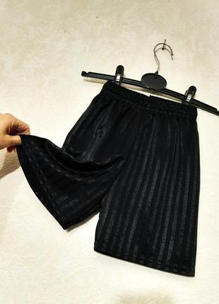 Thomas taylor англія шорти чорні в смужку стрейчові еластик в поясі резинка на дівчинку 4-5-6років