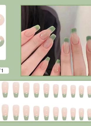 Зелені нігті