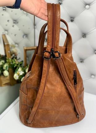 Женский стильный, качественный рюкзак-сумка для девушек из эко кожи коричневый4 фото