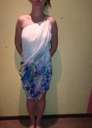 Нарядное шелковое платье в цветочный принт от party 21