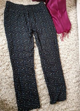 Легкие и комфортные  вискозовые брюки в принт,esmara, p 46-506 фото
