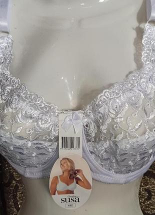 Бюстгальтер без поролону, мереживна з вишивкою чашка, з кісточкою, гладкі боки, чашка d, 44, 48 напівоб'єми.