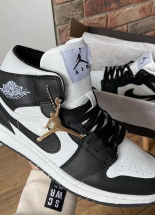 Air jordan retro1 black white