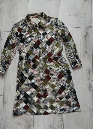 Трикотажное платье с геометрическим принтом